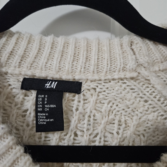 H&M Sweater - Picture 2 of 5